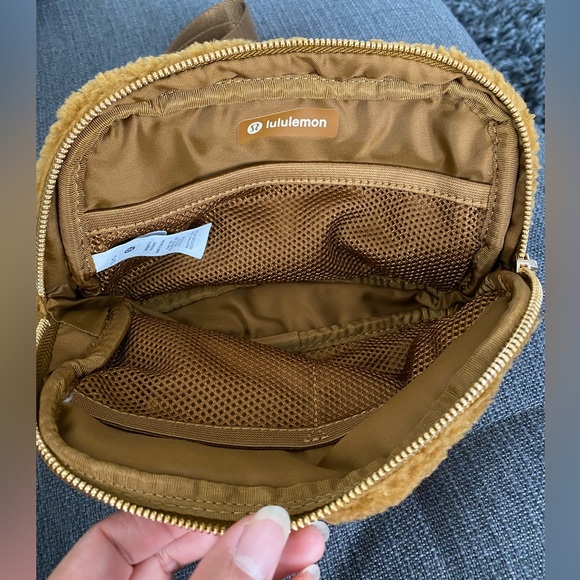 COPY - Everywhere Fleece Belt Bag By Lululemon - Picture 4 of 12